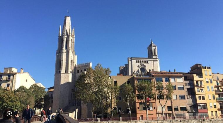 Apartamento Con Encanto Y Terraza En Barri Vell De Girona, El Cul De La Lleona Apartment Exterior photo